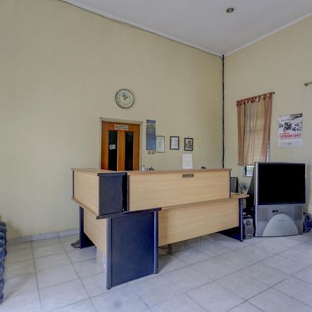 Oyo Life 90159 Puri Asoka Guest House Semarang Bagian luar foto